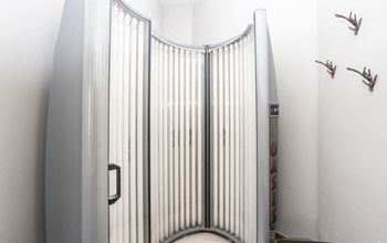 Tanning booth